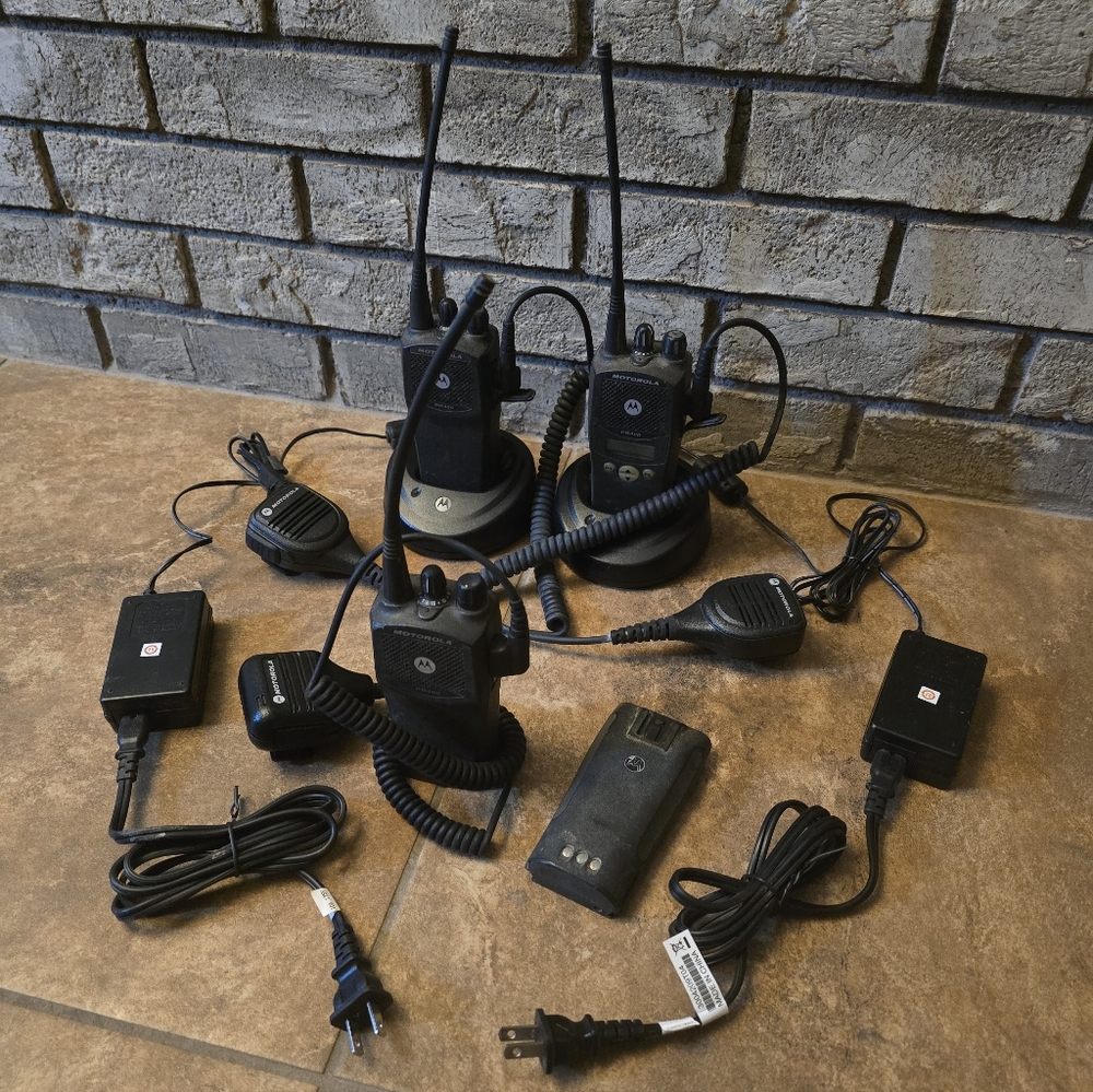 Black | MOTOROLA | Two-Way Radio 14 Bundle